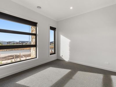 76 Jarlath Drive, Mambourin