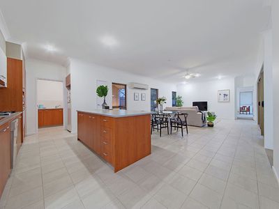 11 Mossvale Drive, Wakerley