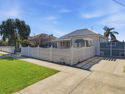 13 Younger Street, Wangaratta