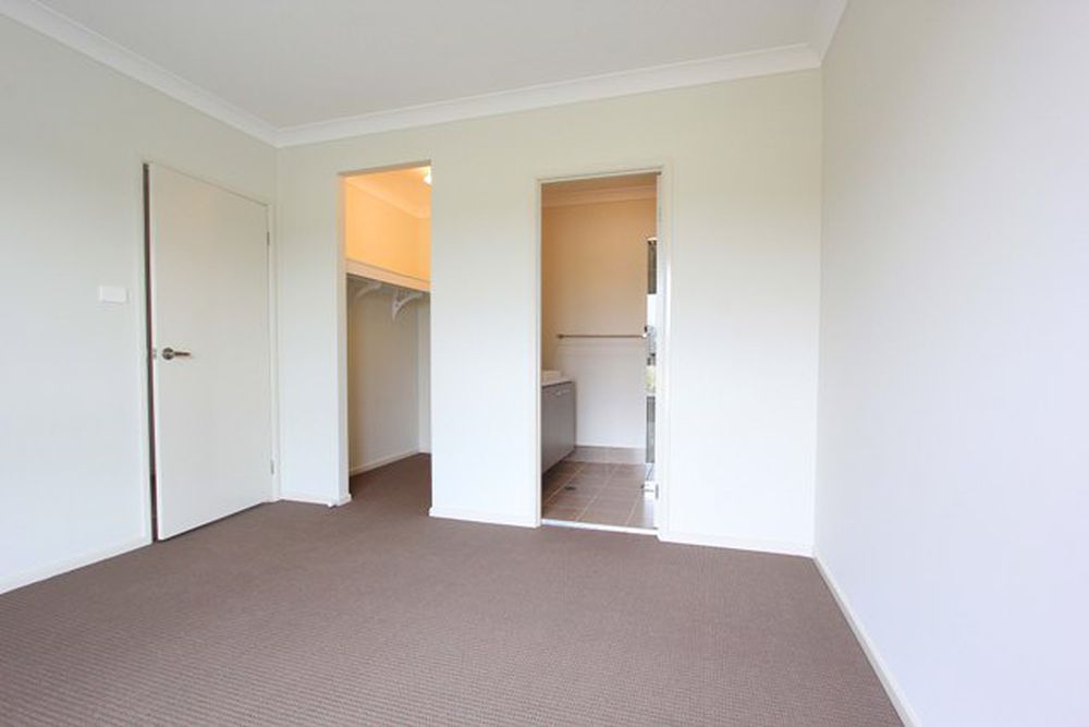 27 Vogue Avenue, Moorebank