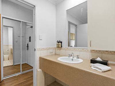 302 / 12 Victoria Avenue, Perth