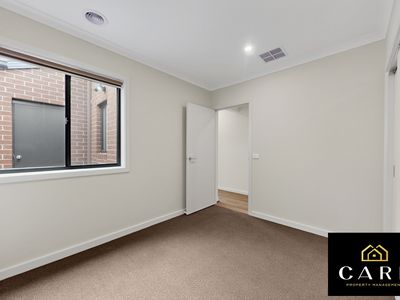 99 Madeira Drive, Truganina