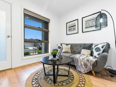 11 Whispering Way, Clyde North