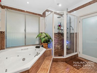 12 Meadowbank Way, Landsdale