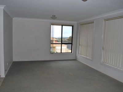 3 / 2 Yarle Crescent, Flinders