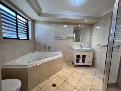 18 Peel Place, Dubbo