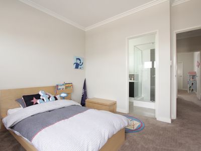 6 Barrow Crescent, North Coogee