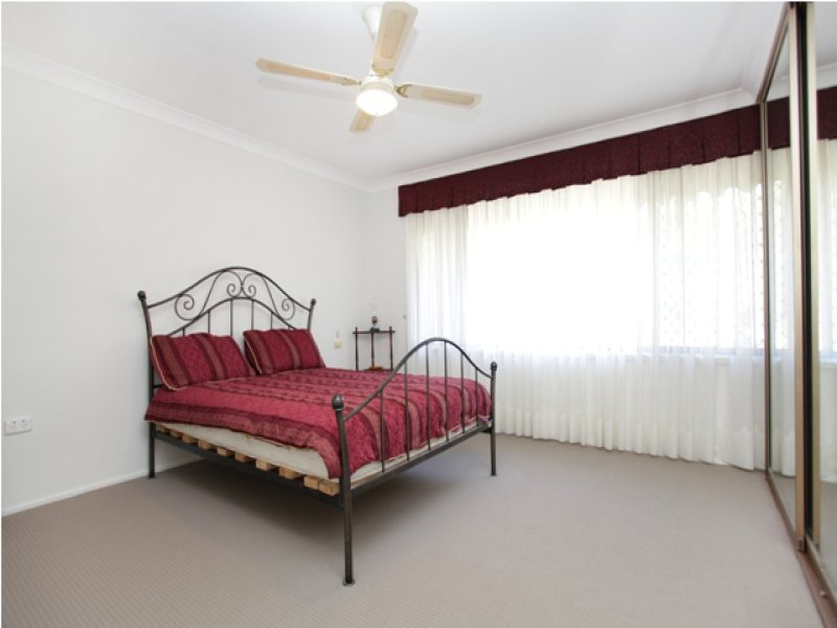 17 Batman Crescent , SPRINGWOOD