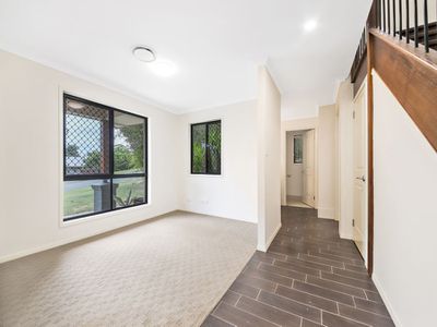 6 Lachlan Drive, Wakerley