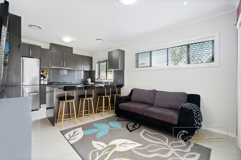 4 / 61 Portico Parade, Toongabbie