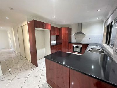 45 Passerine Drive, Rochedale South