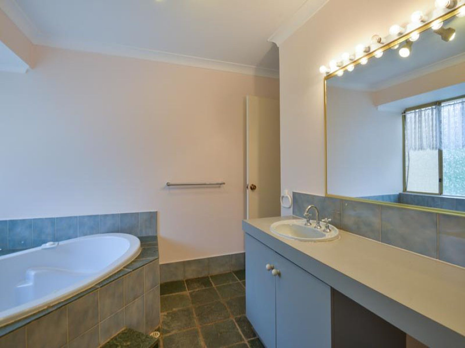 22 Downey Way, Hannans