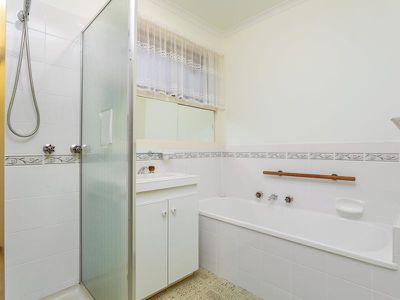 2 / 1 Kolinda Crescent, Capel Sound