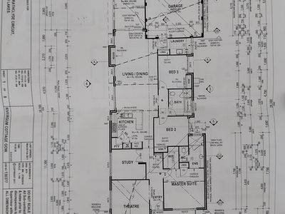 4 Strathclyde Circuit, Champion Lakes