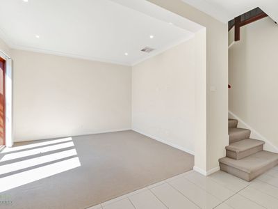 43 Lakeside Parade, Jordan Springs