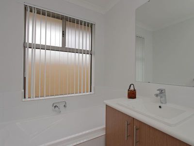 9 Lee-steere Crescent, Piara Waters