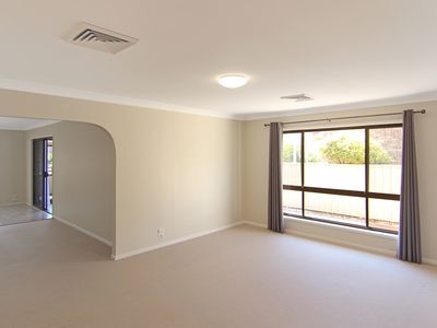 76 Elizabeth Parade, Forster