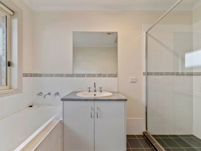 70 Light Avenue, Munno Para