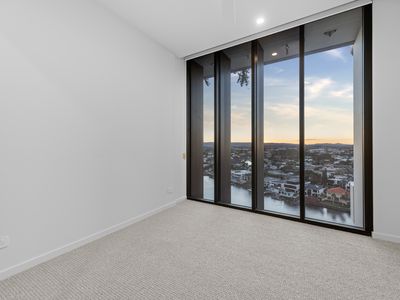 1504 / 15 Cannes Avenue, Surfers Paradise