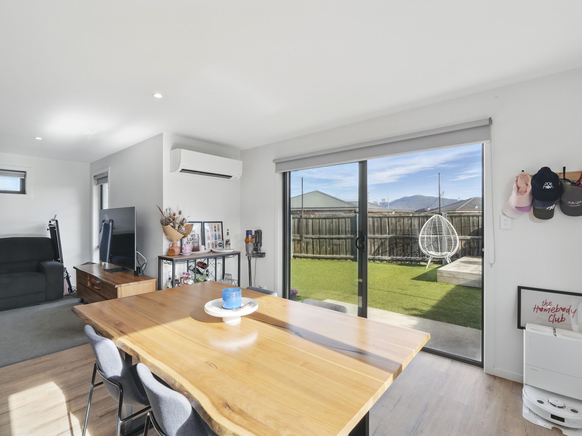 2 / 10 Curtain Court, Brighton