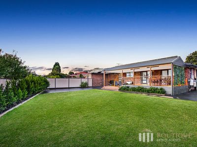 10 McKenry Place, Dandenong North
