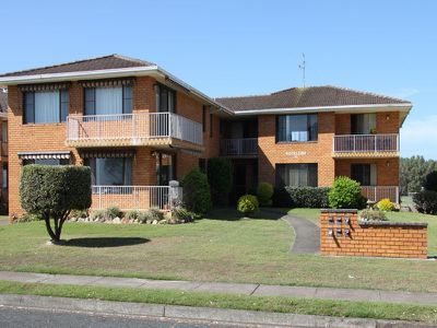 2 / 98 Head Street, Forster