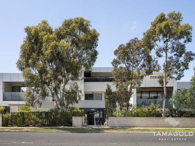 The Penthouse / 542 Upper Heidelberg Road, Heidelberg