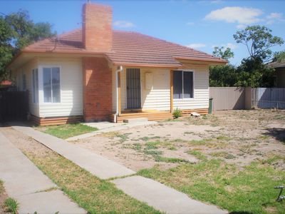 5 SINCLAIR PLACE, Horsham