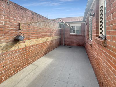 2 / 96 Greenacre Drive, Parkwood