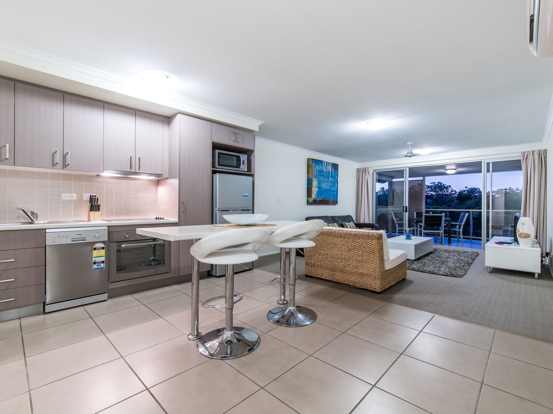 8 / 14 Waterson Way, Airlie Beach
