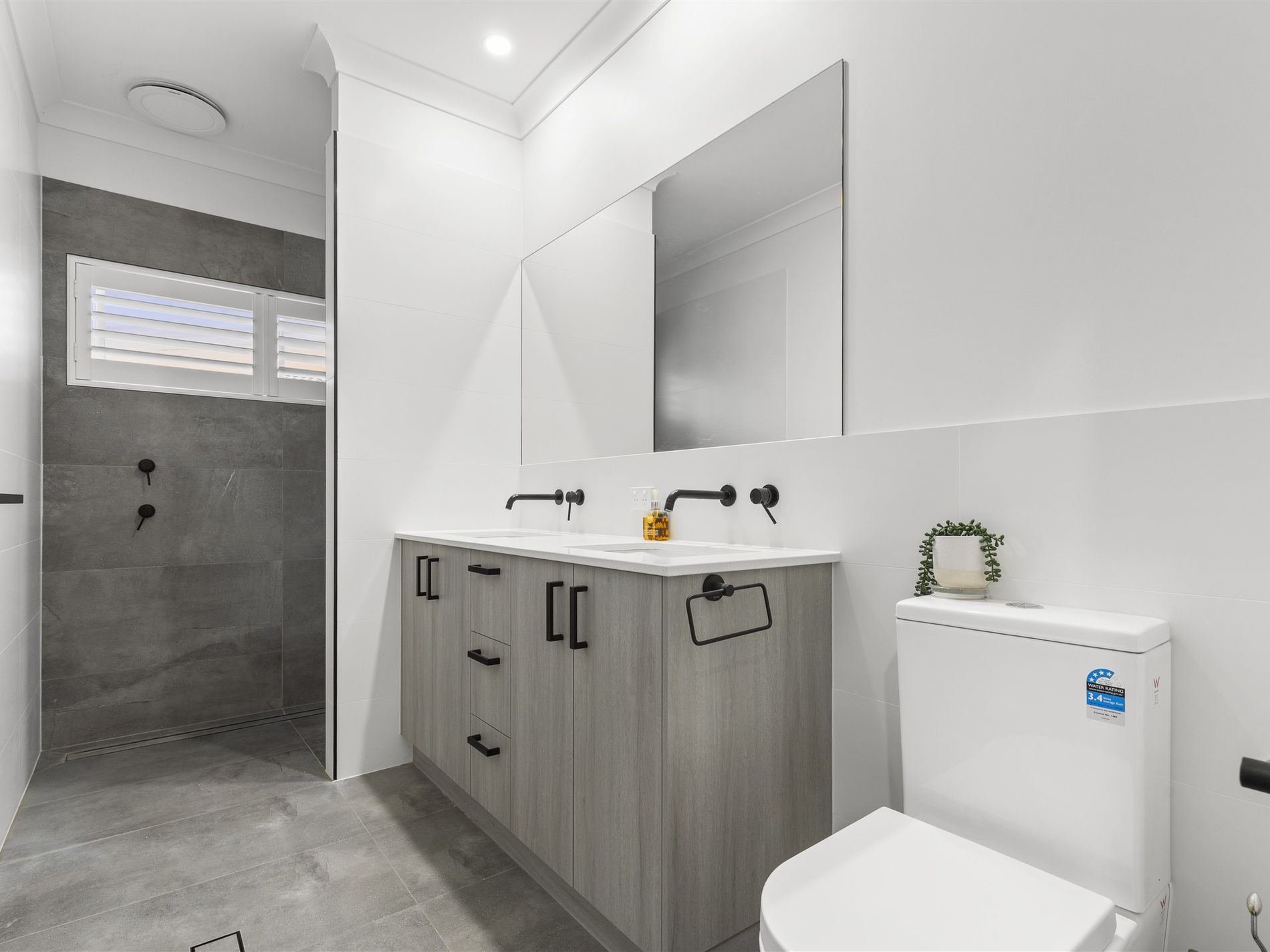 2 / 5 Stellmach Street, Everton Park