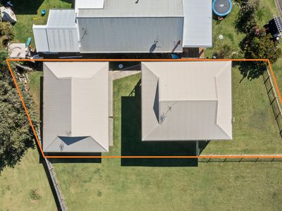 22 Sunset Strip, Manyana