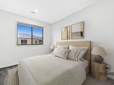 14 Labrador St, Clyde North