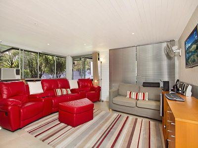 10 Woodlands Drive, Rochedale South