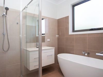 2B Redgum Drive, Mansfield