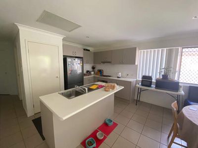 17 Adam Court, Kallangur