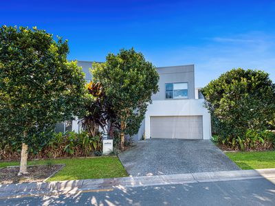 35 Azure Way, Hope Island