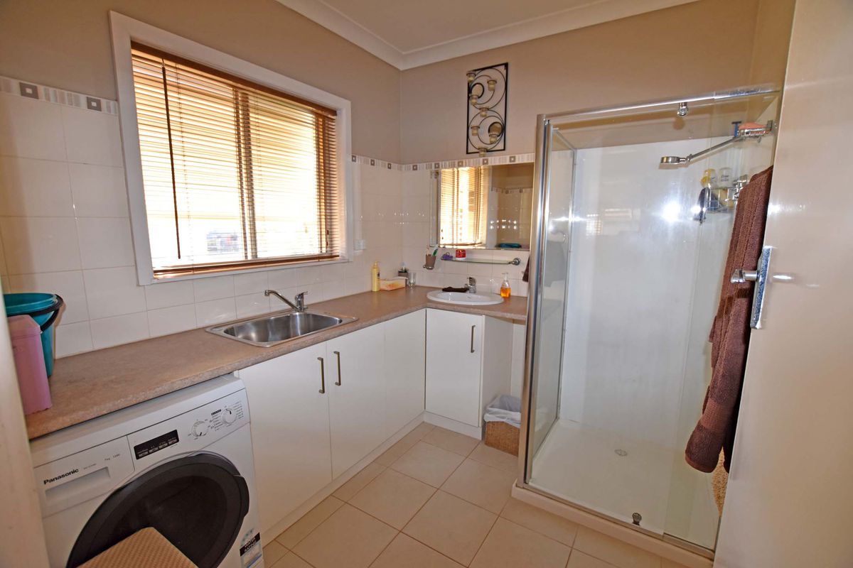 5 Weller Road, Lancaster