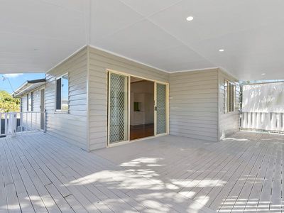 1 / 120 Cypress, Torquay