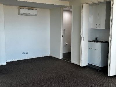 507b / 1 Como Crescent, Southport
