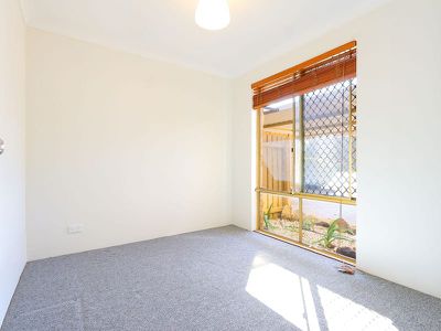 2 / 9 Merope Close , Rockingham