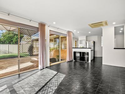 18 HAZLETT PLACE, Waikiki