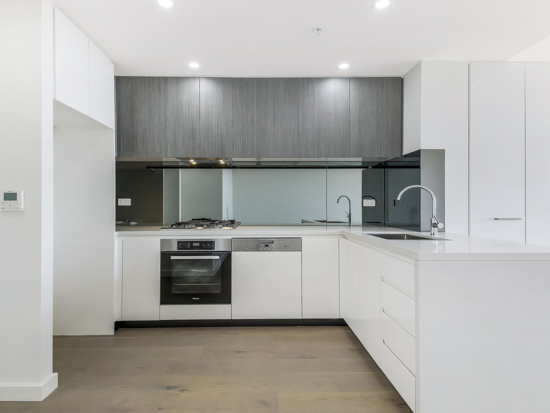 1102 / 15-17 Garrigarrang Avenue, Kogarah