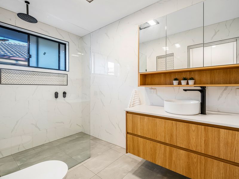 7 Adrian Street, Glenwood
