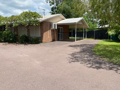 1 & 2  / 20 Muckanninie Court , Moulden