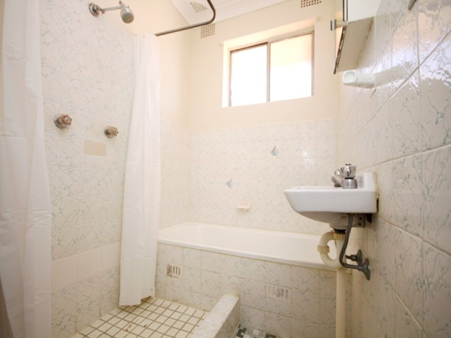 6 / 120 Sproule Street, Lakemba