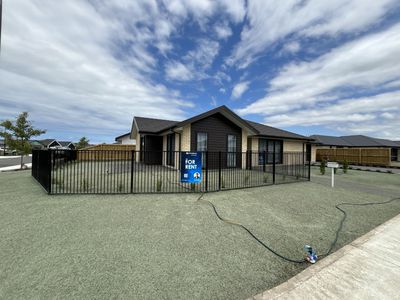 44 Crossley Avenue, Woodend