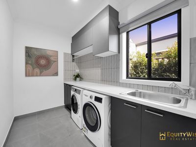 5 Palette Street, Mambourin