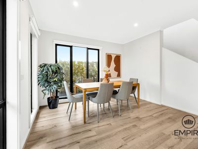 2 Plenty Way, Cranbourne North