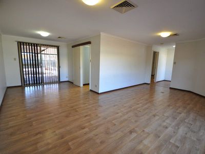 9 Kurrawan Way, Newman